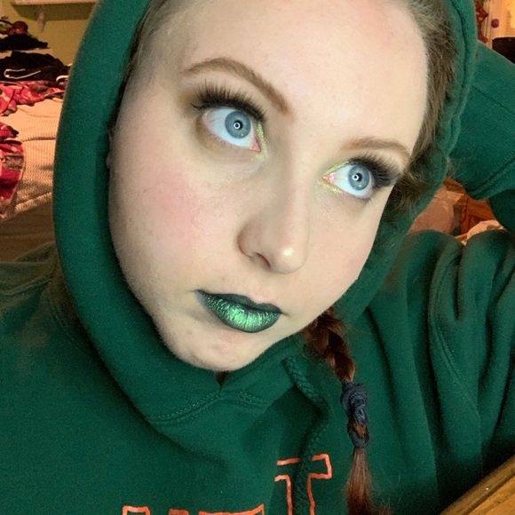 Meet your Posher, Jessica - Picture 2 of 3